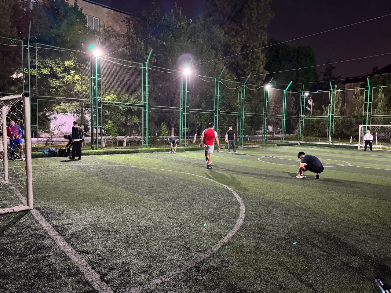 Mini 73-maktab stadioni